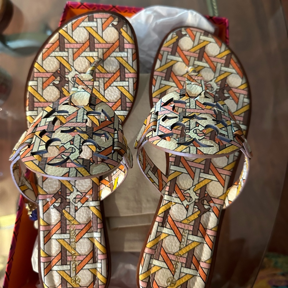 🎁❤️TORY BURCH GORGEOUS SANDALS ❤️😍🎊